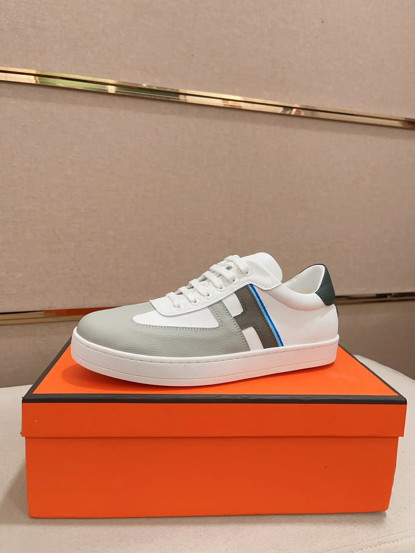 Men's clothing and shoes💰: 400💰《HERMES》【Classic Original Version】Hermès; Top 🔝 Purchasing Agency 🔍🔍Men's latest 🇺🇸 counter sales simultaneously, original ▲▲cowhide imported from Italy ▲▲Exquisite workmanship (Italian 🇮🇹Imported water-dyed 🐂cowhide lining) sole: original sole provided by the original factory, ⚠️exclusive double-layer activity·TPR·rubber·combined molded outsole; Code number: 38-44 (45/46 can be customized, non-refundable)